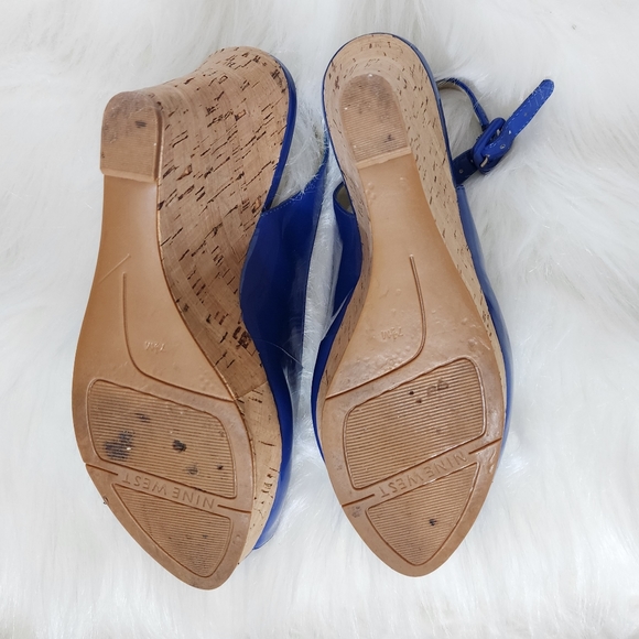 Nine West Faux Patent Leather Blue Peep Toe Wedge, Size 7.5 - Picture 7 of 9